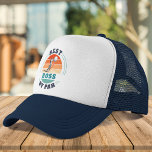 Bester Boss nach Par Custom Retro Golf Truckerkappe<br><div class="desc">Best Boss By Par Design können Sie für den Empfänger dieses niedlichen Golf-Thema Design anpassen. Perfektes Geschenk für Boss Day oder jeden besondere Anlass. Der Text "BOSS" kann mit jedem Moniker angepasst werden,  indem Sie oben auf den Button "Personalisieren" klicken.</div>