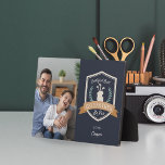 Bester Pate | Vatertag Golf Foto Fotoplatte<br><div class="desc">Feiern Sie einen golfliebenden Paten diesen Vatertag mit dieser phantastischen,  maßgeschneiderten Foto-Plakette. Das Design verfügt über ein Abzeichen zum Thema Golf,  das mit den Worten "Bester Pater von Par" mit grünen Lorbeeren und einer Golftasche neben einem Foto versehen ist. Personalisieren Sie Ihre Daten mit Namen oder einer benutzerdefinierten Nachricht.</div>