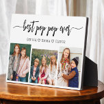 Bester Pop Pop Grandpa Großkinder FotoCollage Fotoplatte<br><div class="desc">Capture die Liebe zwischen Pop Pop und seinen Enkelkindern mit unserem Großvater Großkinder Foto Collage Plaque. Diese personalisierte Gedenktafel beherbergt eine herzerwärmende Collage aus Foto, in der wunderbar die von Papa und seinen geliebten Enkelkindern geteilten wertvollen Momente präsentiert werden. Um die Fotos herum ist der beliebte Titel "Poppy", der dem...</div>