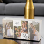 Bester Tag je HochzeitsfotoCollage Holzkisten Schild<br><div class="desc">Best Day Ever Hochzeit Foto Holzblock mit 4 Hochzeitsfotos und Ihrem eigenen Text, wie Namen des verheirateten Ehepaares und ihr Hochzeitstag. Die Vorlage ist für das Hinzufügen von bis zu 4 Fotos im vertikalen Porträtformat zum Set bereit. Das Design ist in Schwarz, Weiß und Grau - wenn Sie gewollt haben,...</div>