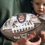 Bester Vater je 3 Foto Collage Football<br><div class="desc">Vater wird diesen personalisierten Fußball mit Fotos seiner Lieblings-Leute Liebe. Der Text lautet: Bester Vater je mit Platz für Ihre Personalisierung. FOTO TIPP: Verwenden Sie für die besten Ergebnisse vertikale Foto für jedes Ende und ein quadratisches Foto für das mittlere Foto.</div>