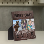 Bester Vater je 3 Foto Collage Vathers Day Fotoplatte<br><div class="desc">Vintages dunkelbraunes Leder-Look "BEST VATER EVER" fett gedruckte Typografie geprägt aussehen (ES IST NICHT WIRKLICH EMBOSSED LEATHER,  THE EMBOSS EFFECT IS PAPER DRUCKT!) Pater's Day Plakette personalisiert mit Ihren 3 Fotos,  Ihrem Text,  und Unterschrift.</div>