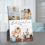 Bester Vater je Heart Script 4 FotoCollage Fotoplatte<br><div class="desc">Diese Plakette enthält eine Collage von 4 Fotos mit der Meldung "Der beste Vater aller Zeiten" in einem handgeschriebenen Skript und Namen von Familienmitgliedern in einem einfachen,  traditionellen Schriftart. Fügen Sie Ihre 4 Lieblings-Fotos hinzu. Ein süßer Sake und ein Geschenk für Vatertag,  Weihnachten oder einen neuen Vater.</div>