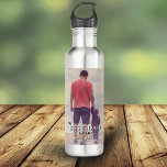 Bester Vater je Vatertag Familienleben Foto Edelstahlflasche<br><div class="desc">Bester Vater je Typografie Vatertag Familie Foto Flasche Wasser. Das Design hat moderne Typografie in Schwarz-Weiß-Farben,  die das Foto überlagert. Personalisieren Sie Ihre Namen und fügen Sie Ihr Foto in die Vorlage ein. Großartiges Geschenk für einen Vater oder Großvater zum Vatertag,  Geburtstag oder Weihnachten.</div>