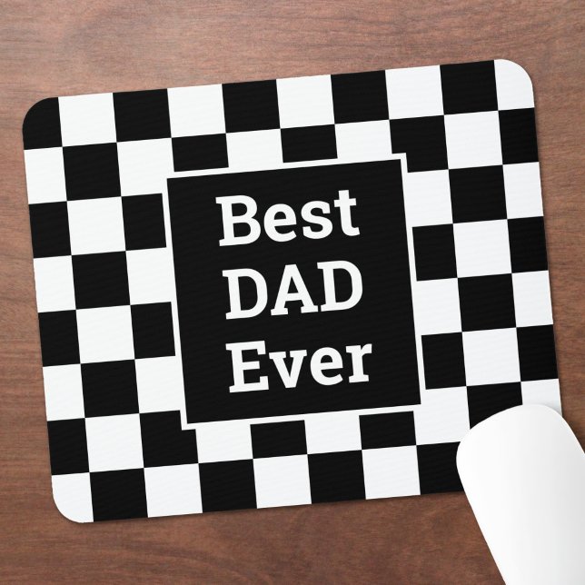 Bester Vater überhaupt Karomuster in Schwarz und W Mousepad (Best Dad Ever Black White Checkered Pattern Mouse Pad in situ)