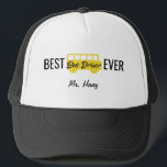 Bestes Bustreiber-überhaupt personalisiertes Truckerkappe<br><div class="desc">Personalisierter bester Bustreiber überhaupt gelb und schwarzer Schulbus-Hut. Schwarzer Schriftart liest "BESTEN BUSTREIBER ÜBERHAUPT". Fügen Sie Namen personalisiertem hinzu. Gelber Schulbus des Spaßes in der Mitte. Kontakt für fertigt kundenspezifisch an. www.SamAnnDesigns.com</div>