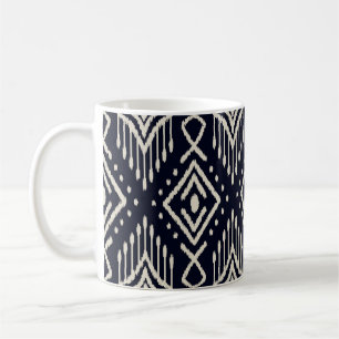 Besticktes Ikat-Gewebe: Ethnisches Eleganz. Kaffeetasse