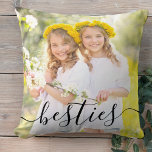 Besties 2 Foto Black Script Overlay Kissen<br><div class="desc">Beste Freunde Foto Kissen, personalisiert mit Ihren Namen. Die Fotovorlage ist für Sie ein Set, um Ihre eigenen Bilder hinzuzufügen - eines der Vorder- und eines auf der Rückseite. Die Vorderseite hat ein elegantes Skript-Overlay, das einfach "Besties" liest, während die Rückseite Ihre Namen in fett formatierter Typografie hat. Dieses Design...</div>