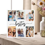 Besties Friends 6 Foto Collage Keepake Fotoplatte<br><div class="desc">Feiern Sie Ihre Freundschaft mit den besten Freunden 6 Foto Collage Keepake Plaque. Diese personalisierte Plakette besticht durch eine wunderschön gestaltete Collage aus sechs hochgeschätzten Fotos, die unvergessliche Momente einfangen. Er ist aus hochwertigen Materialien gefertigt und eignet sich ideal für die Darstellung auf einem Schreibtisch, einem Regal oder einer Wand....</div>