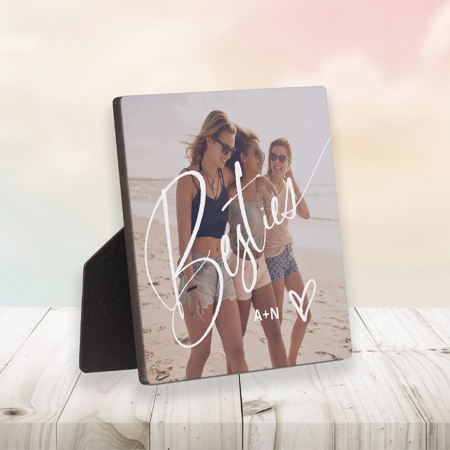 Besties in Trendy Script | Ihr Foto mit Herz Fotoplatte (A stylish and trendy photo plaque for your besties)