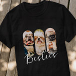 Besties Pet Simple Modern Playa Drei Foto T-Shirt<br><div class="desc">Dieses einfache und moderne Design besteht aus einer modernen,  einfachen,  spielerischen Schrift-Typografie. Fügen Sie benutzerdefinierte Fotos Ihrer Hauskatze,  Ihres Hundes oder Ihrer Vögel hinzu.</div>