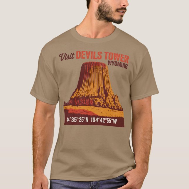 Besuch Devils Tower Funny T-Shirt (Vorderseite)