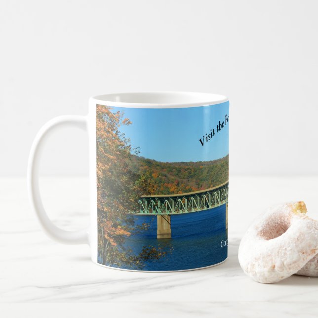 Besuch PA Wilds Picturesque Souvenir Casey Bridge Kaffeetasse (Mit Donut)