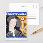 Besuch Pennsylvania | Vintage Travel Postkarte<br><div class="desc">Besuchen Sie Pennsylvania, wo vorrevolutionäre Kostüme noch immer überleben | Dieses Vintage-Reiseplakat von Katherine Milhous propagiert Pennsylvania als ein historisch wertvolles Reiseziel. Das Plakat zeigt ein Portrait einer Frau, die in einem eleganten Kostüm aus dem 18. Jahrhundert gekleidet ist, mit aufwändigen Details, die die koloniale Kleidung hervorheben. Hinter ihr steht...</div>