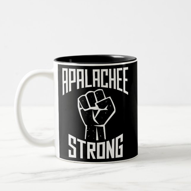 Beten Sie für Apalachee High School Strong Zweifarbige Tasse (Links)