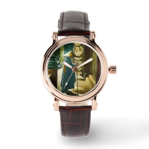 Betender Priester in alter Vintager magischer Armbanduhr
