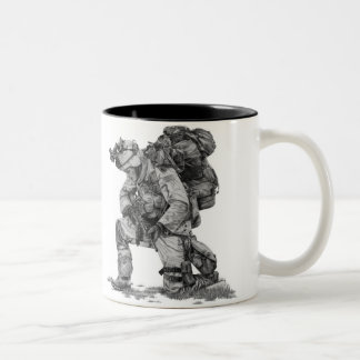 Betender Soldat Zweifarbige Tasse