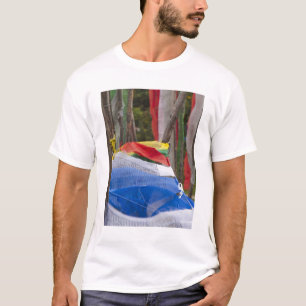 Betenflaggenmasten im Gebirge, Yotongla Pass 3 T-Shirt