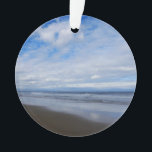 Bethany Beach I Ornament<br><div class="desc">Einige Strände an der Ostküste sind voll von Menschen und Gebäude,  andere sind voller Natur. Das Foto ist von einem ruhigen Strand in Delaware,  Bethany Beach,  während der Nebensaison im April entfernt. Dieses Foto ist auch als Widescreen-Tapete "Bethany Beach I" von MLeWallpapers.com zu sehen.</div>