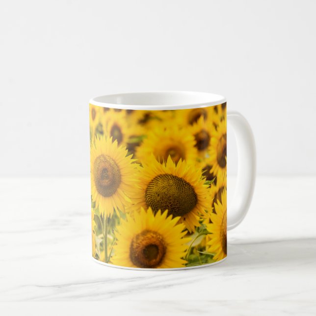 Betriebe | Ein Sonnenblumenfeld Kaffeetasse (VorderseiteRechts)