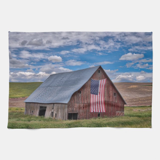 Betriebe | Rustikaler roter Stall mit amerikanisch Geschirrtuch (Horizontal)