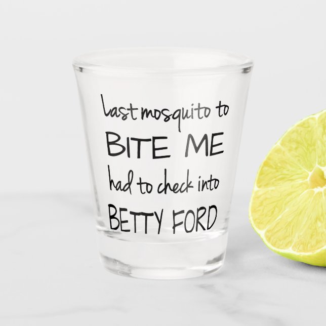 Betrunkene Mücke | Zitat zu erwachsenen alkoholisc Schnapsglas (Vorderseite)