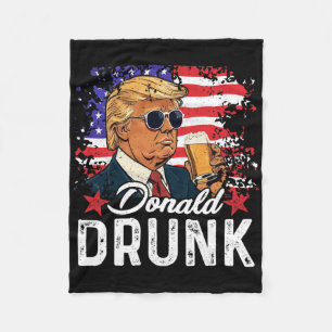 Betrunkener Trump trinkt Bier 4. Juli Amerikanisch Fleecedecke