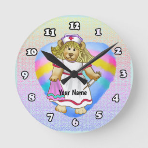 Betsy Bear Krankenschwester Runde Wanduhr