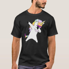 Betupfender Unicorn in einem klassischen T-Shirt