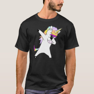 Betupfender Unicorn in einem klassischen T-Shirt