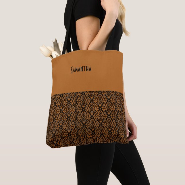 Beunruhigender Viktorianischer orangefarbener Dama (Von Nahem)