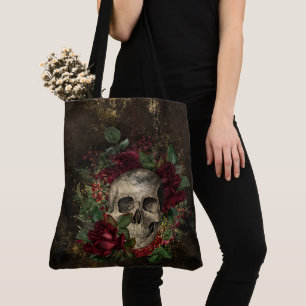 Beunruhigter gotischer Schädel unter Rosen auf