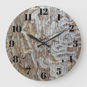 Beunruhigter hölzerner Blick Große Wanduhr