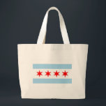 Beutel mit Flagge von Chicago, Illinois Staat - US Jumbo Stoffbeutel<br><div class="desc">Tragen Sie Ihr Wesentliches mit Stolz in unserer langlebigen Einkaufstasche mit der Flagge von Chicago! Diese Einkaufstasche, die zum Feiern des Geistes der Windy City entworfen wurde, zeigt das ikonische Design der Fahne mit zwei blauen horizontalen Streifen und vier roten sechs Sternen auf einem weißen Feld. Diese Elemente symbolisieren die...</div>