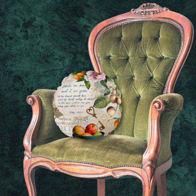 Bewahren in mir Fruchtbarer Glaube Rundes Kissen (Vintage inspired pillow is a collage with teaching from the Christian faith.)