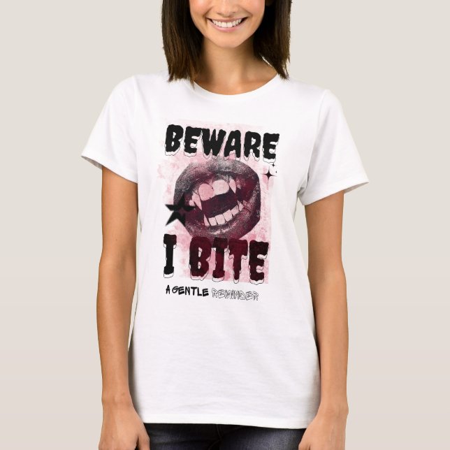 BEWARE I BITE - Grunge Vampire Aesthetic Y2K Goth  T-Shirt (Vorderseite)