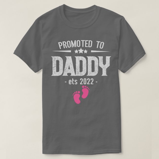 Bewerbung für Papa Est 2022 Ankündigung New Dad Fa T-Shirt (Design vorne)