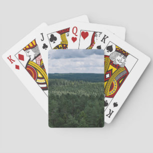 Bewölkte grüne Landschaft über dem Waldlandschafts Spielkarten