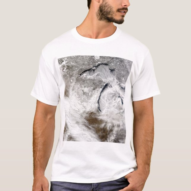 Bewölkte Straßen über den Lake Superior und den La T-Shirt (Vorderseite)