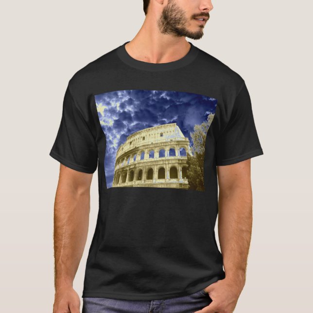 Bewölkter blauer Himmel 1 Roms Colosseum T-Shirt (Vorderseite)