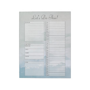 Bewölkter Himmel, zum Listen-des täglichen Notizblock