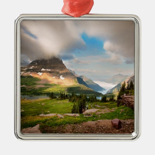 Bewölkter Mountains| alpiner See Ornament Aus Metall (Vorne)