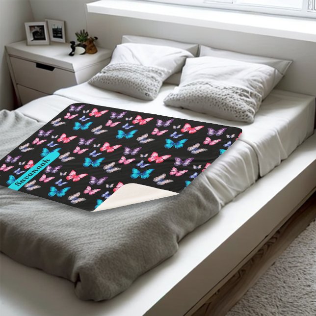 Bezaubernde bunte Schmetterlinge personalisieren Sherpadecke (Von Creator hochgeladen)