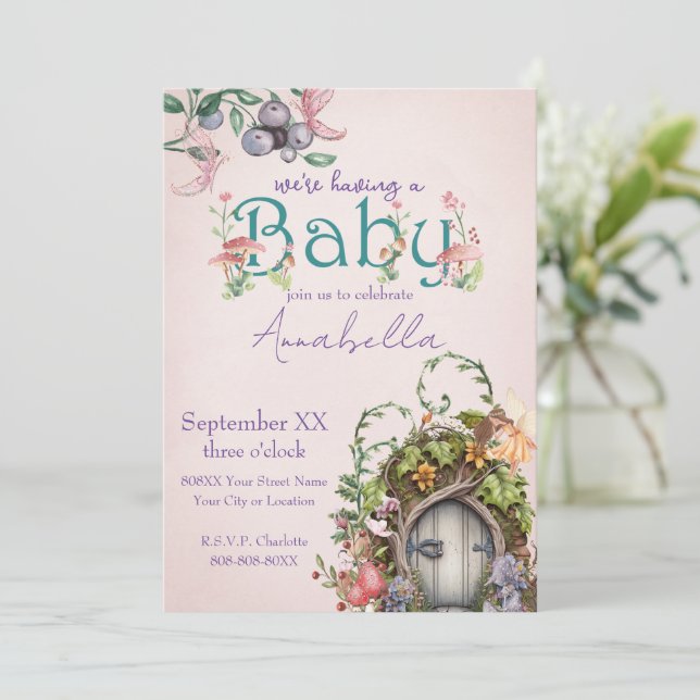 Bezaubernde Forest Fairy Garden Door on Pink Einladung (Stehend Vorderseite)