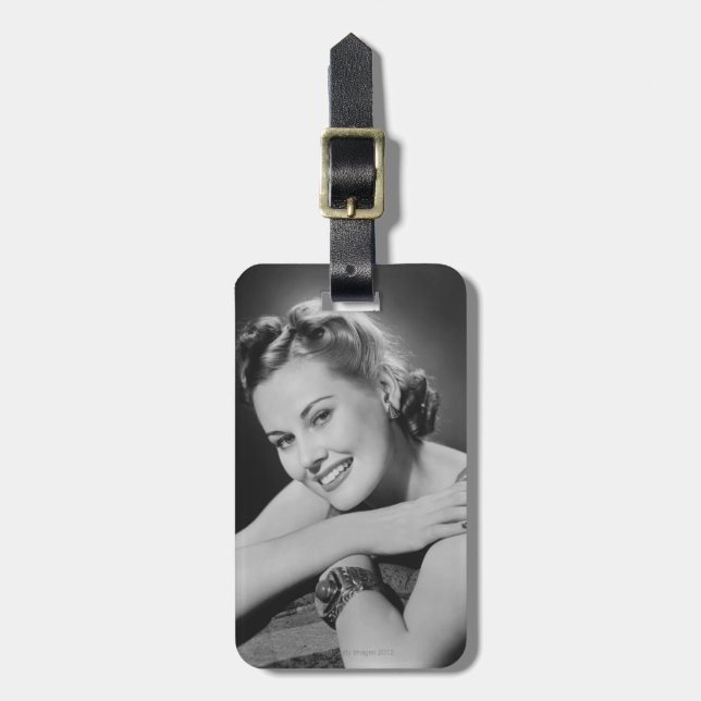 Bezaubernde Frau Gepäckanhänger (Vorderseite vertikal)