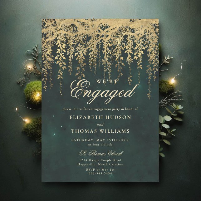 Bezaubernde Gruppe für das Engagement der Forest G Einladung (engagement party invitation elegant enchanted forest fairytale gold vines calligraphy)