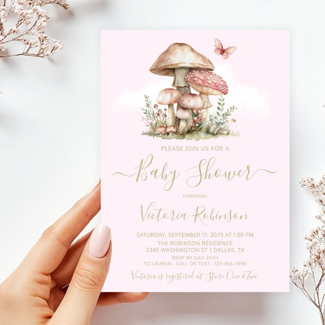 Bezaubernde Pink Forest Mushroom Kinderdusche Einladung (Girl mushroom and butterfly baby shower invitation. Simply add your event details.)