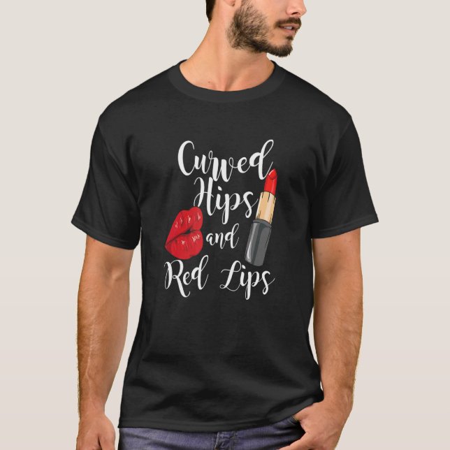 Bezaubernde rote Lippen Lipstick gekrümmte Hüften  T-Shirt (Vorderseite)