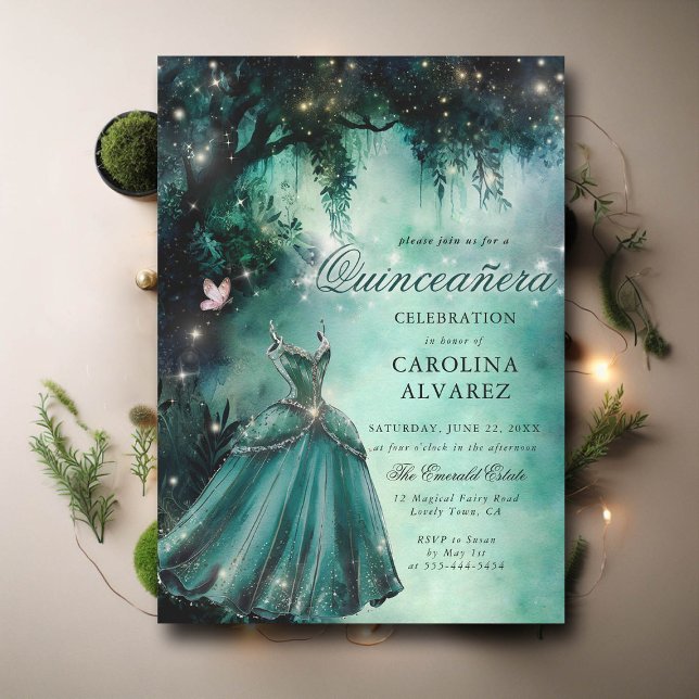 Bezaubernde Waldlichter Prinzessin Quinceanera Einladung (enchanted forest quinceanera invitation emerald princess dress butterfly fairy lights elegant)