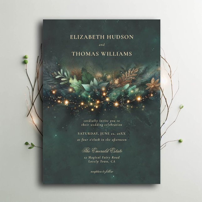Bezaubernde Waldmärchenhochzeit Einladung (enchanted forest wedding invitation emerald gold wreath typography modern classic)